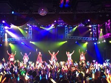 「風男塾LIVE 2016 ～STARTING STAR～」初日公演の様子。（提供：テイチクエンタテインメント）