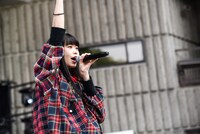 プティパ-petit pas!-によるライブの様子。