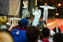 ゆるめるモ！によるライブの様子。