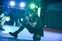 PassCodeによるライブの様子。