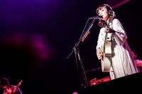 「吉澤嘉代子 絶景ツアー “夢をみているのよ”」最終公演の様子。（撮影：鳥居洋介）
