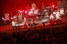 筋肉少女帯人間椅子のライブの様子。（撮影：柴田恵理）