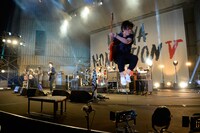 Base Ball Bearと石毛輝（lovefilm、the telephones）（右）。（撮影：緒車寿一）