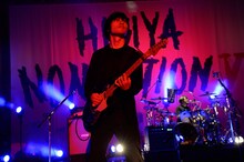 小出祐介（G, Vo）（撮影：緒車寿一）