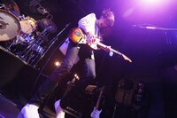 須田原生（G, Cho）（撮影：梅田慎之介）