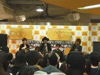 ココロオークションが4月29日に東京・タワーレコード新宿店にて行ったインストアイベントの様子。（提供：テイチクエンタテインメント）