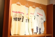 期間限定ショップ「HoneyWorks POPUP SHOP」店内の様子。(写真提供:アニプレックス)