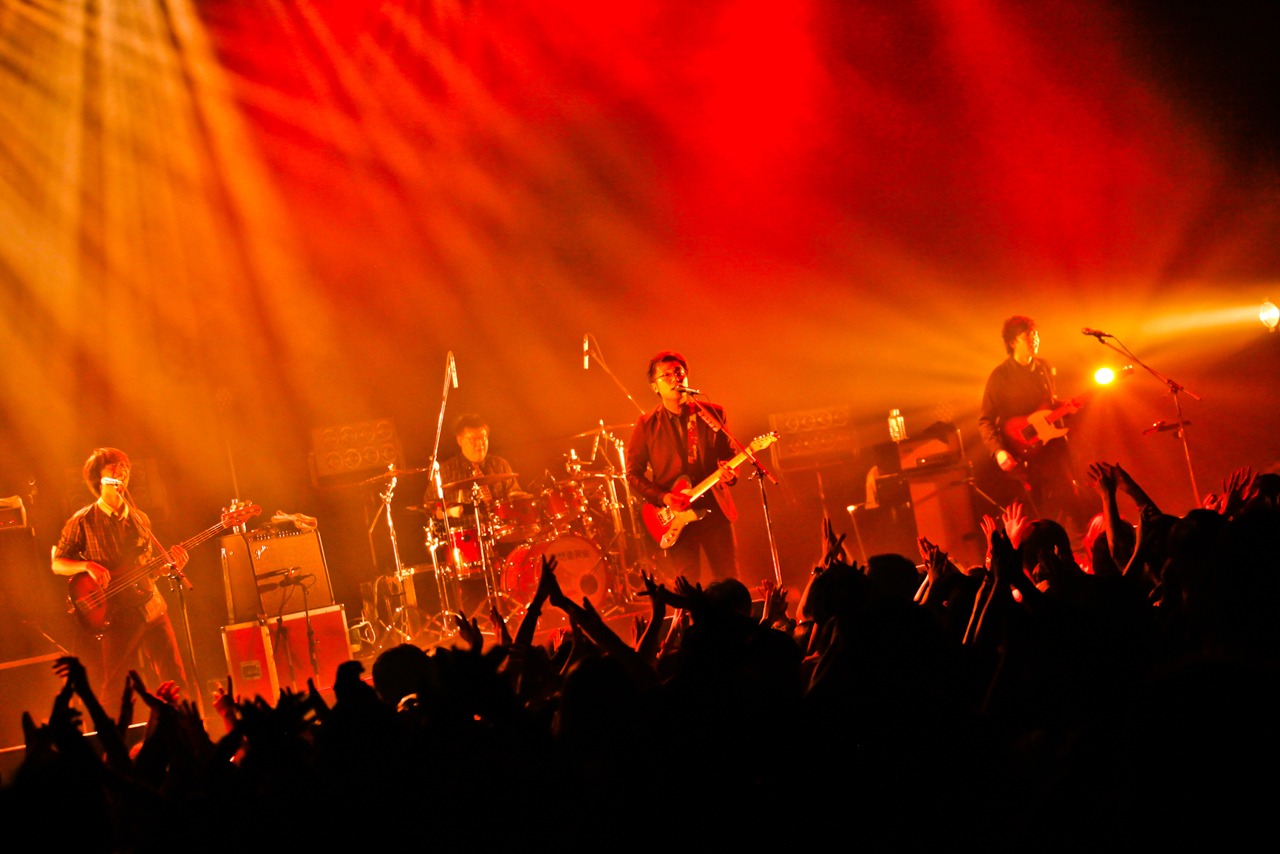 空想委員会「ダウトの行進」東京・Zepp DiverCity TOKYO公演の様子。（Photo by PETA）