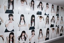 BiSHop店頭に貼られたBiSHポスター。