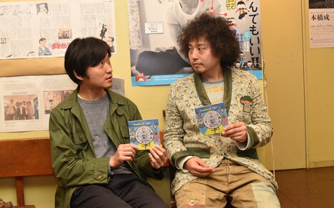 左から蓮沼執太、U-zhaan。