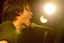 木下正行（Vo, B）（撮影：半田安政[showcase]）