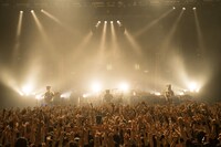 「The World's On Fire TOUR 2016」大阪・なんばHatch公演の様子。（Photo by Daisuke Sakai[FYD inc.]）