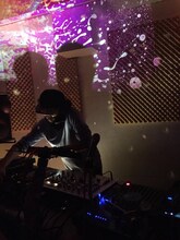 「加山雄三 feat. PUNPEE『お嫁においで 2015』ワールドツアー」東京・三軒茶屋32016公演の様子。（撮影：折井康弘）