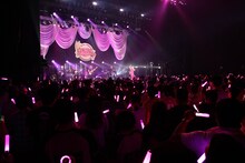 中川翔子バースデーライブの様子。（撮影：外山繁）