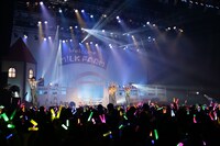 M!LKのワンマンライブの様子。（撮影：角田勇太）