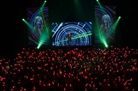 「EGOIST Greeting Tour 2016 : side-A『UNVEIL of KABANERI』」東京・Zepp Tokyo公演の様子。（Photo by peach）