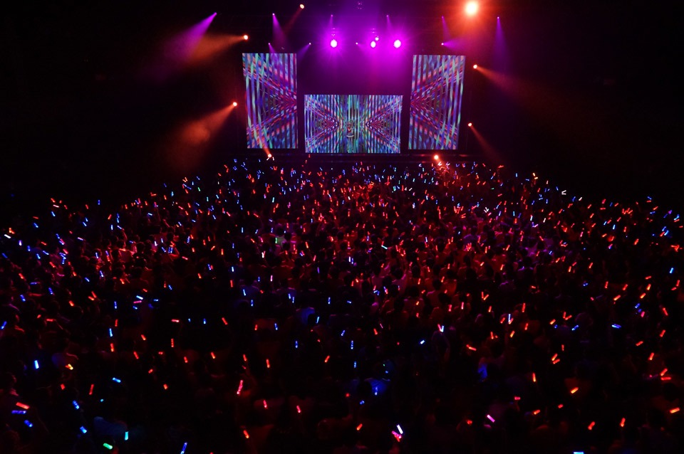 「EGOIST Greeting Tour 2016 : side-A『UNVEIL of KABANERI』」東京・Zepp Tokyo公演の様子。（Photo by peach）