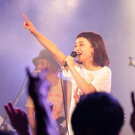 三戸なつめ、地元大阪で初ワンマンツアー初日を飾る