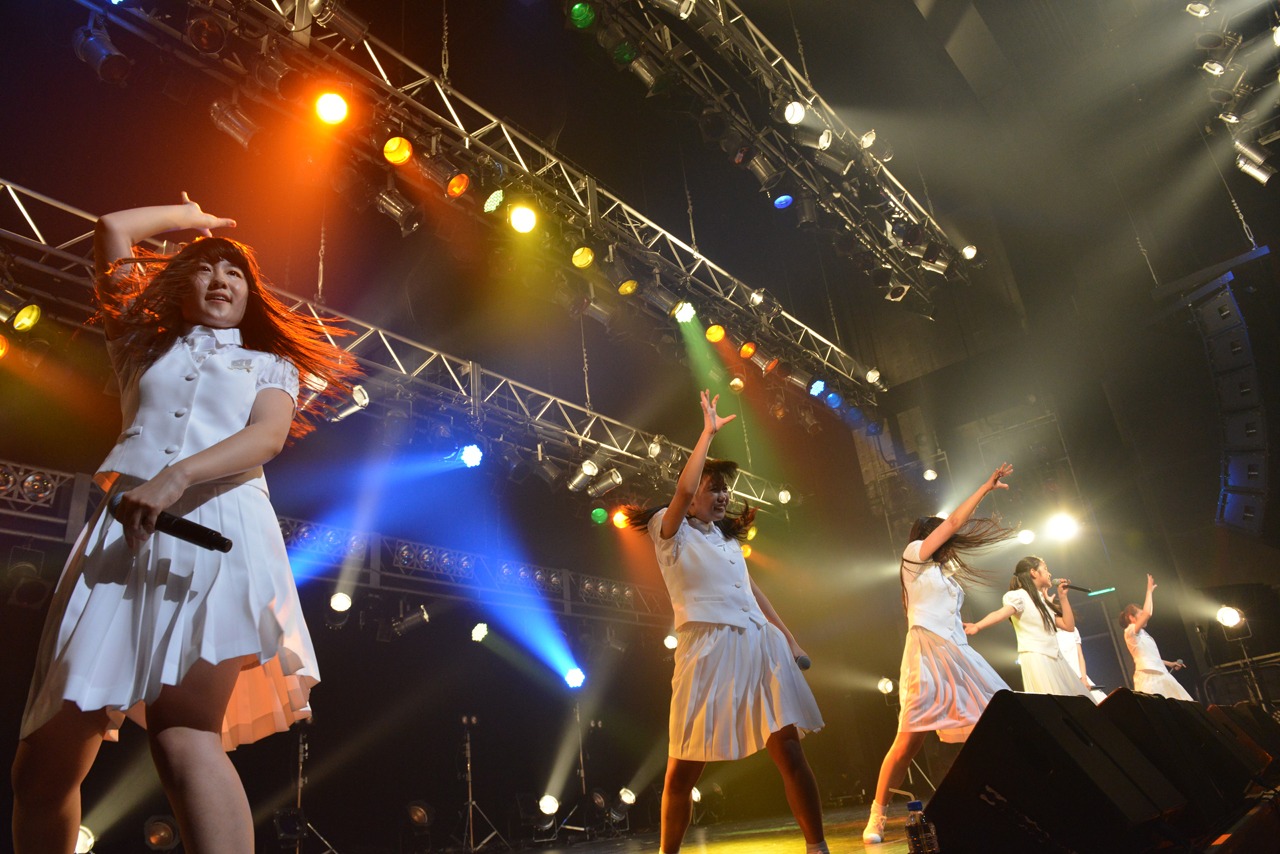 アイドルネッサンス「シブヤで2周年を感謝するネッサンス!!」の様子。