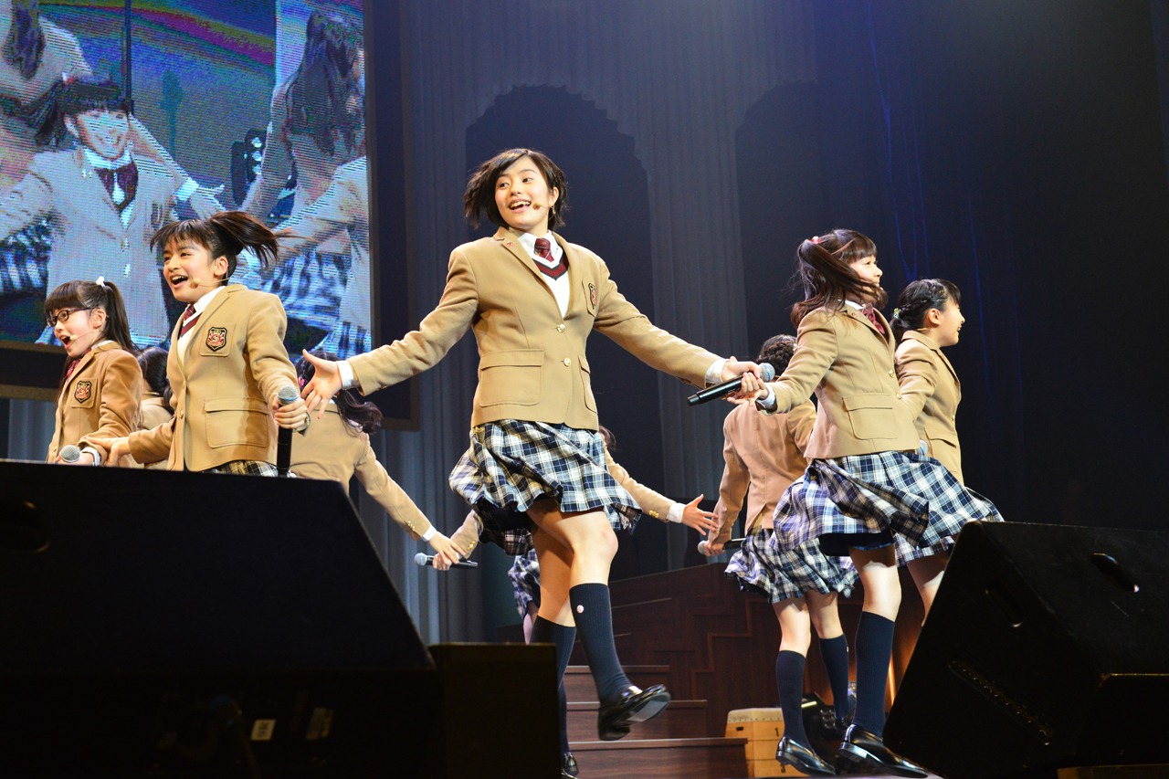 「さくら学院 2016年度 ～転入式～」の様子。