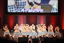 「さくら学院 2016年度 ～転入式～」の様子。