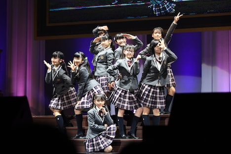 新制服ファッションショーの様子。