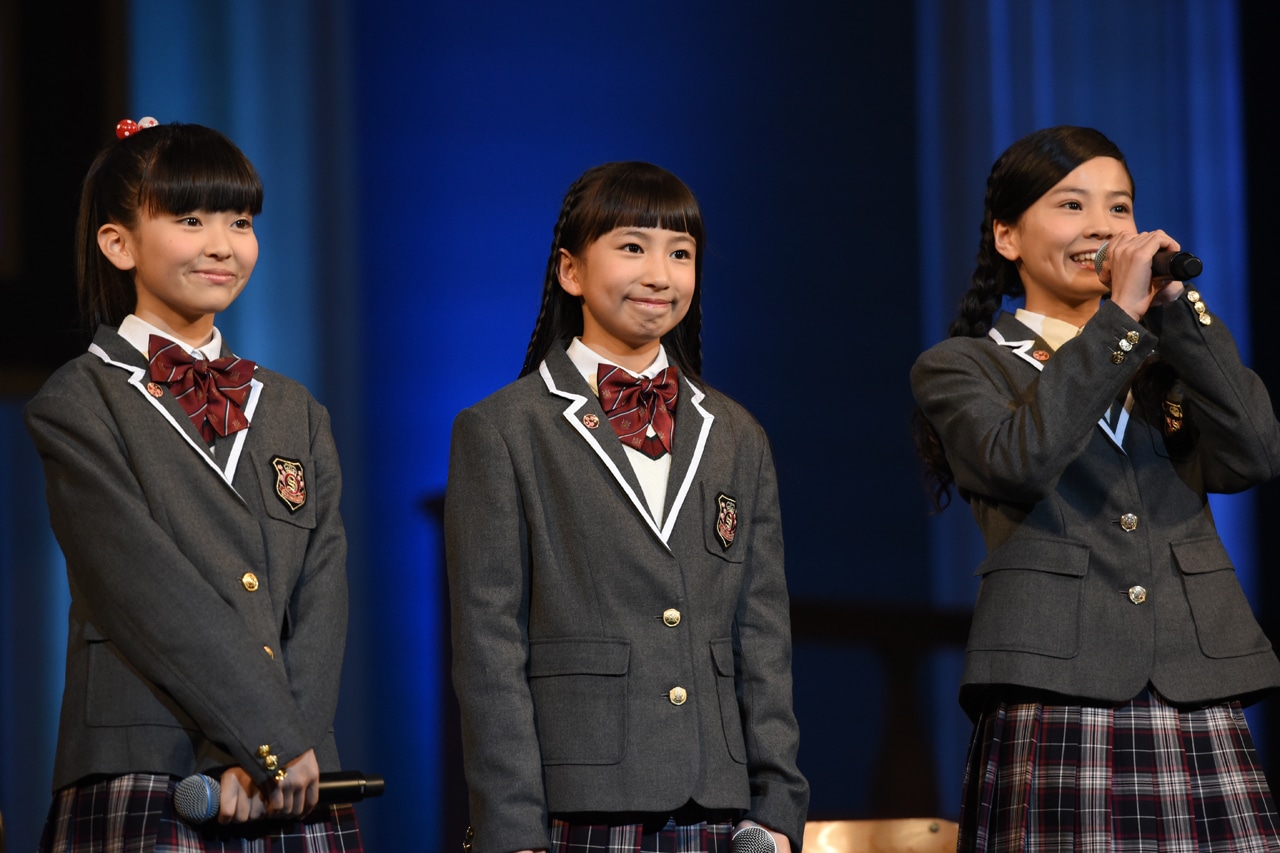 2016年度転入生。左から森萌々穂、有友緒心、新谷ゆづみ。