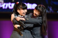 左から森萌々穂、有友緒心。