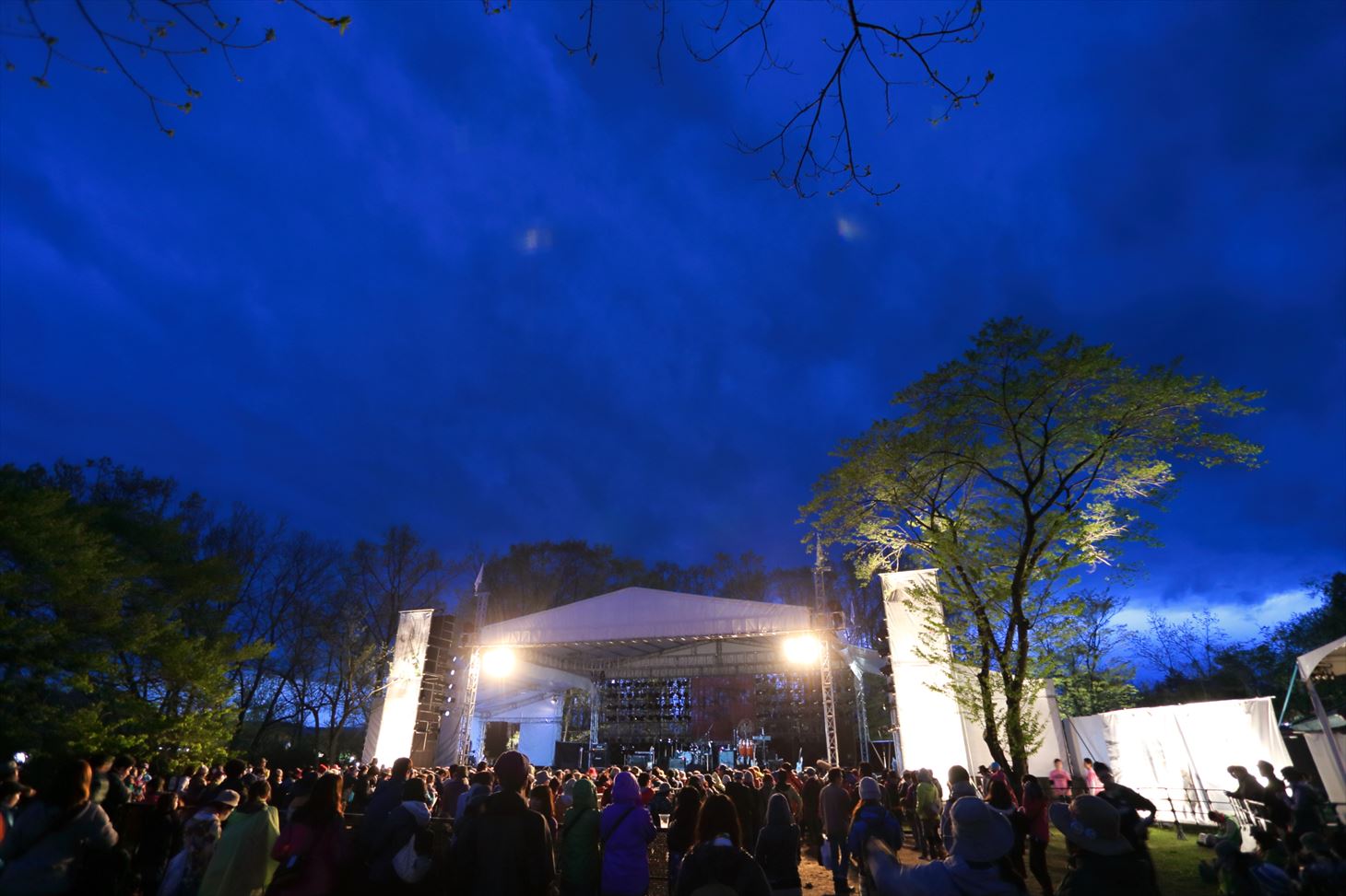 HATAHATAステージ（写真提供：ARABAKI PROJECT）