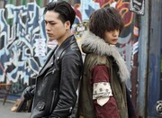映画「HiGH&LOW THE MOVIE」のワンシーン。