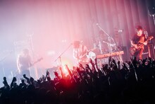 ヒトリエのライブの様子。（撮影：西槇太一）