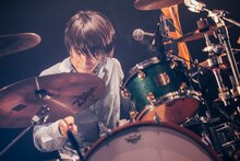 ゆーまお（Dr）（撮影：西槇太一）