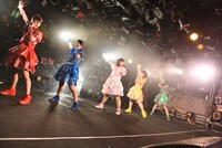 「神が宿る場所～原宿発！神宿です～」ツアーファイナル公演の様子。