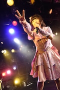 小山ひな