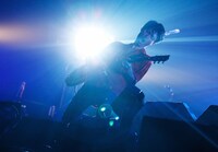 光村龍哉（Vo, G）（撮影：岡田貴之）