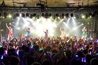 たこやきレインボー「たこやきレインボーZepp Tour～ナナイロダンスパーティー～」最終公演の様子。