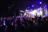 「たこやきレインボーZepp Tour～ナナイロダンスパーティー～」最終公演の様子。