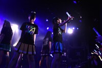「たこやきレインボーZepp Tour～ナナイロダンスパーティー～」最終公演の様子。