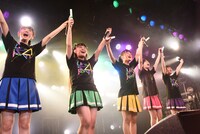 「たこやきレインボーZepp Tour～ナナイロダンスパーティー～」最終公演の様子。