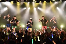 「たこやきレインボーZepp Tour～ナナイロダンスパーティー～」最終公演の様子。