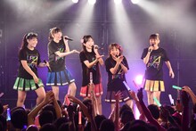 「たこやきレインボーZepp Tour～ナナイロダンスパーティー～」最終公演の様子。