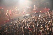 Jのライブの様子。（Photo by Hiroe Yamauchi）