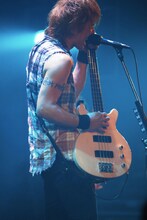 J（Vo, B）（Photo by Hiroe Yamauchi）