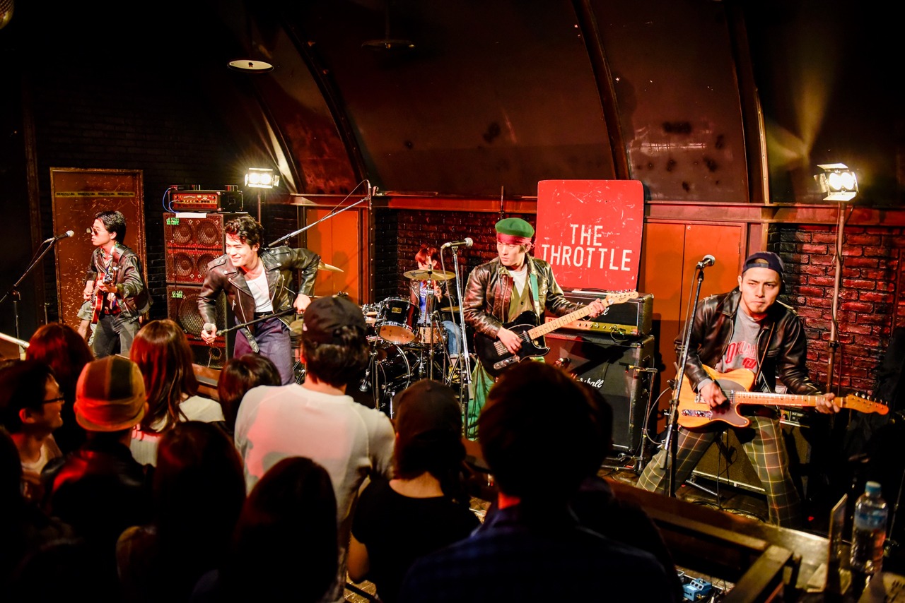 THE THROTTLE（撮影：小見山峻）