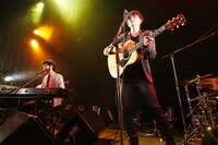 「サンドクロック Release One-Man Live 2016『オリフィス』～ところでオリフィスって何？応用編(バンドver)～」東京・東京キネマ倶楽部公演の様子。（撮影：森久）