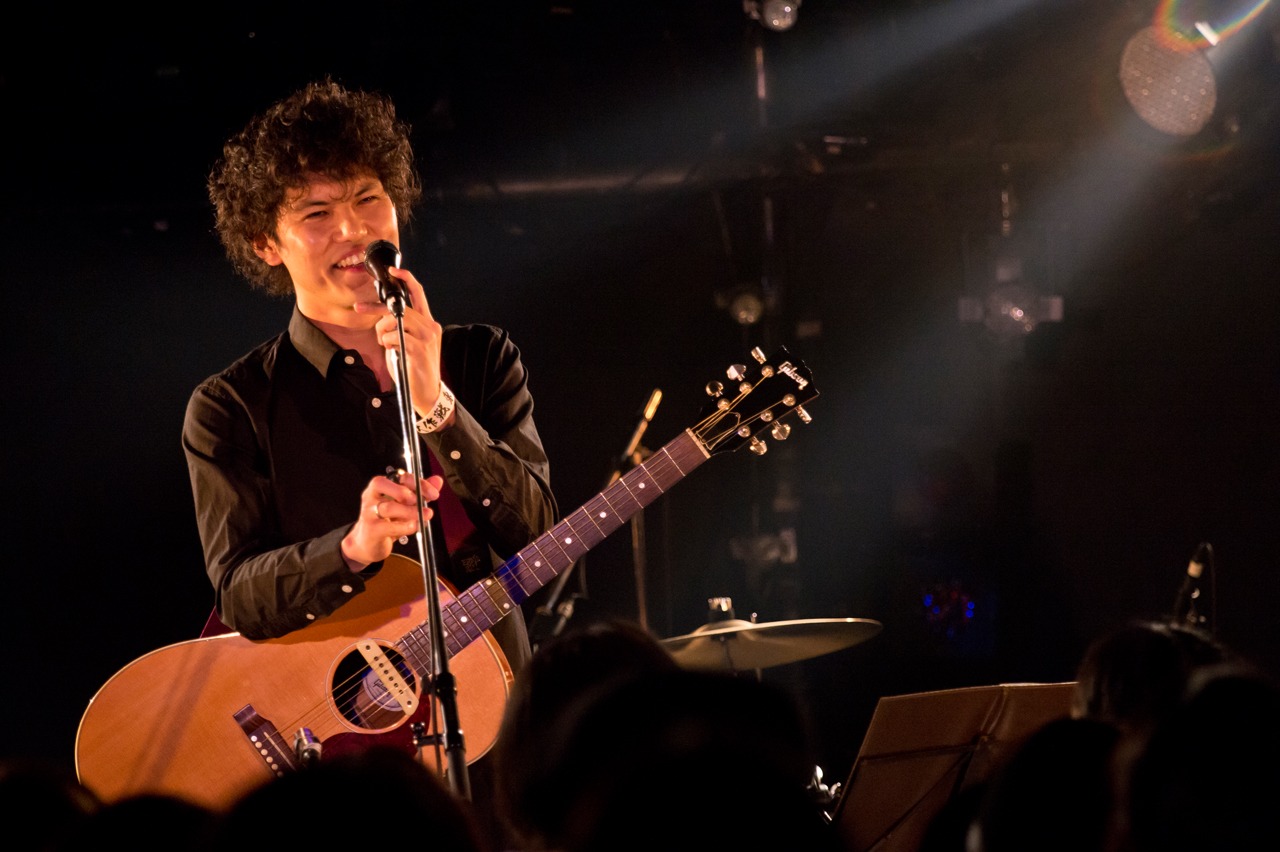 菅原卓郎（9mm Parabellum Bullet）（撮影：岡村直昭）