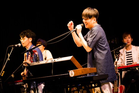 「Return to the Focus Tour 2016」初日公演の様子。（撮影：山川哲矢）