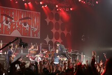 上中丈弥（THEイナズマ戦隊）とOKAMOTO'S。