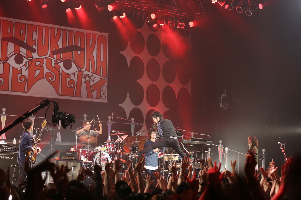 上中丈弥（THEイナズマ戦隊）とOKAMOTO'S。