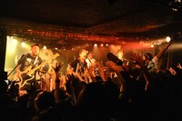 Rhythmic Toy World「Rhythmic Toy World with 劇団リズミック」の様子。（Photo by MASANORI FUJIKAWA）